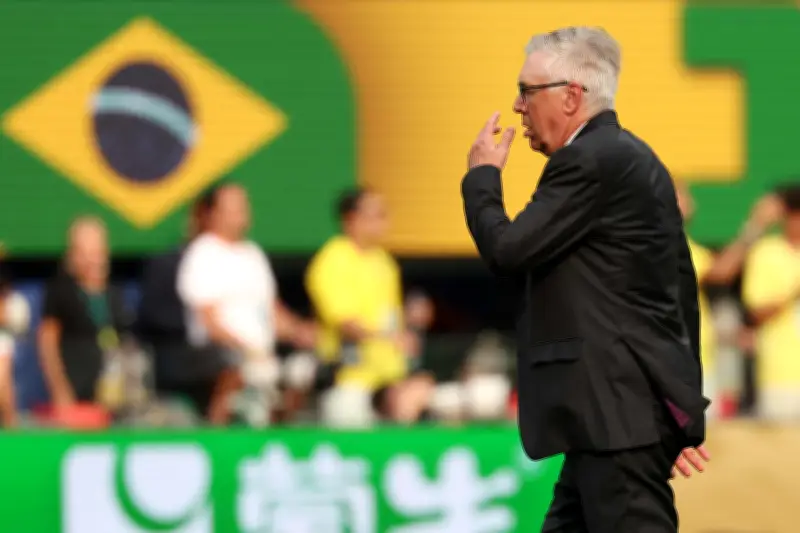 CBF vê erros de Ancelotti em eliminação, mas quer dar autonomia