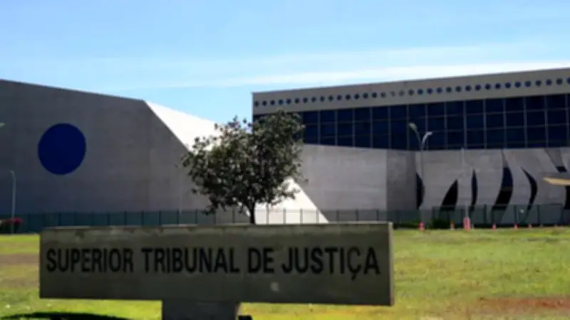 CCJ aprova projeto que amplia poderes do STJ para suspender processos em todo o país