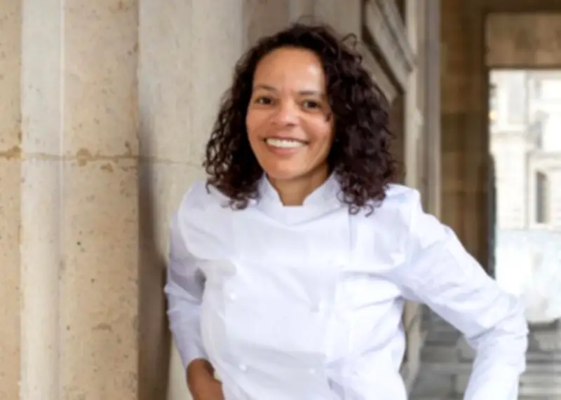 Chef Alessandra Montagne inaugura Muses no Museu do Louvre em Paris