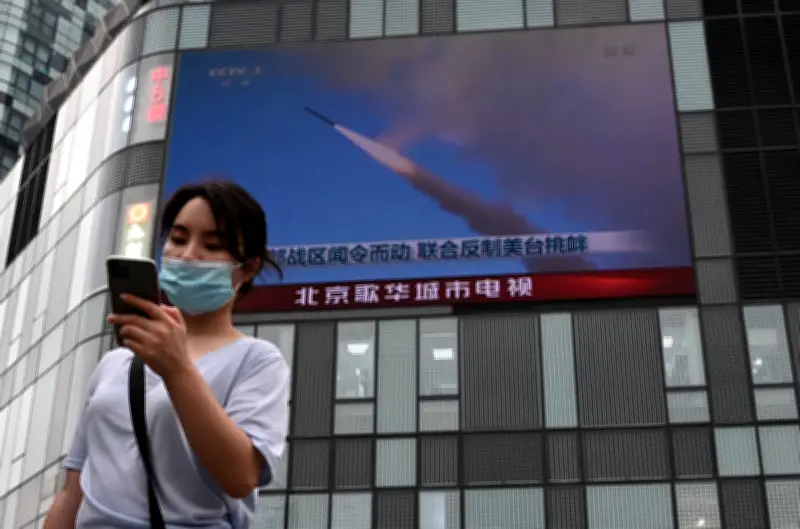 China testa míssil balístico no Pacífico e eleva tensão regional