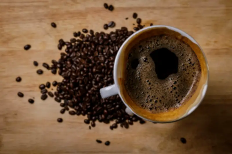 Chuvas atrasam colheita do café e elevam preços em mais de 13%