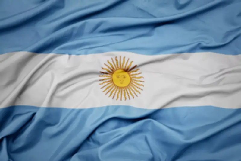 Cocos Capital adquire ativos da Warren e compra banco na Argentina