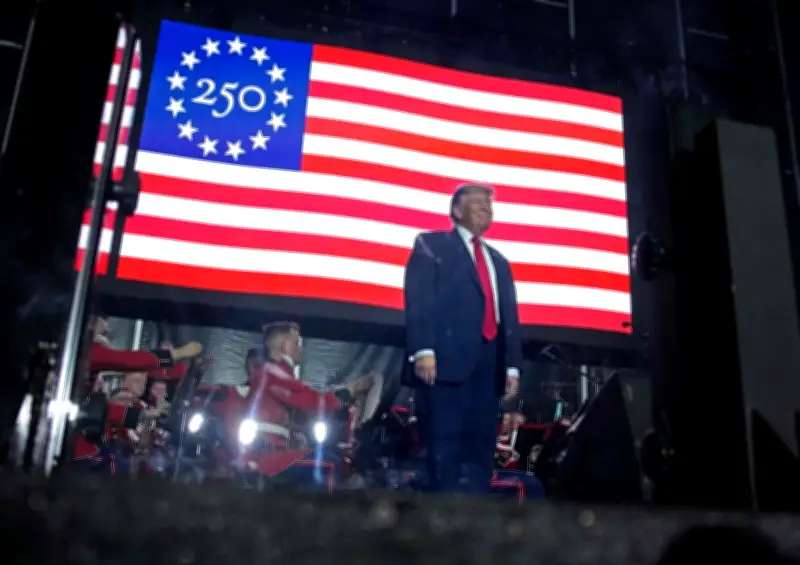 Democracia americana em teste nos 250 anos, alerta Levitsky