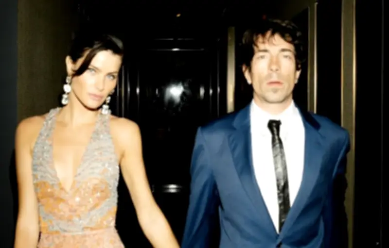 Di Ferrero declara amor a Isabeli Fontana nos 43 anos da modelo