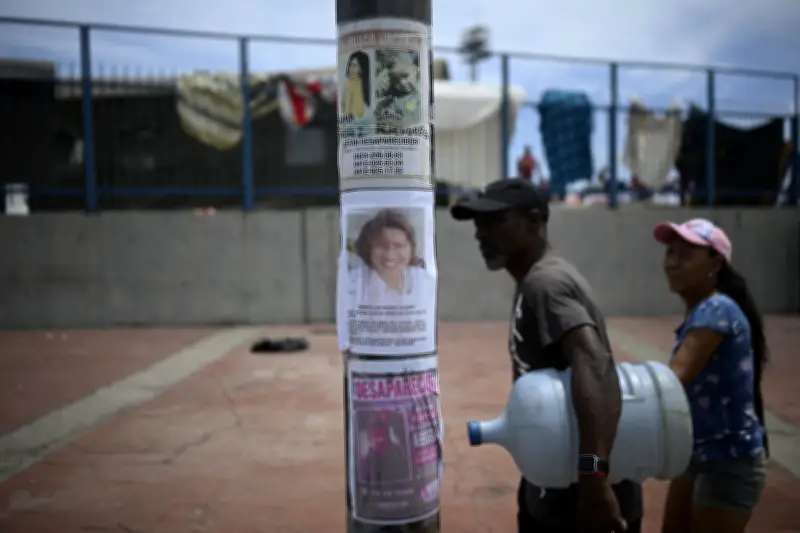 Diáspora venezuelana busca desaparecidos após terremoto que matou 2.295