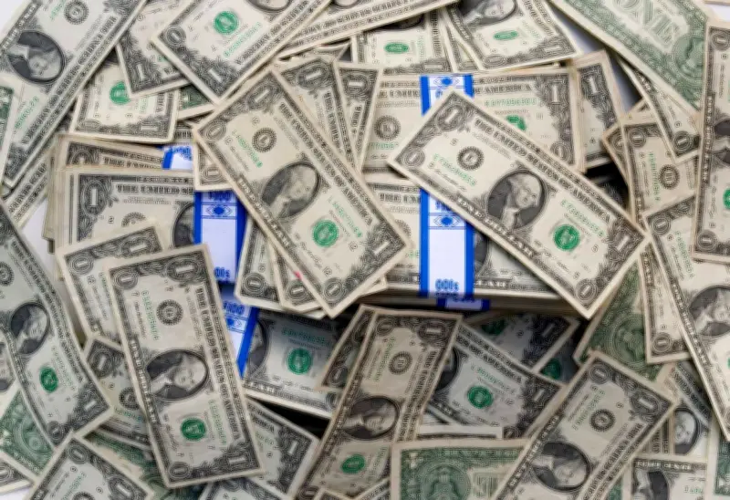 Dólar cai a R$ 5,16 no semestre com alta de 2,7% em junho