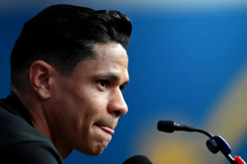 Douglas Santos responde provocação de técnico norueguês e cita motivação