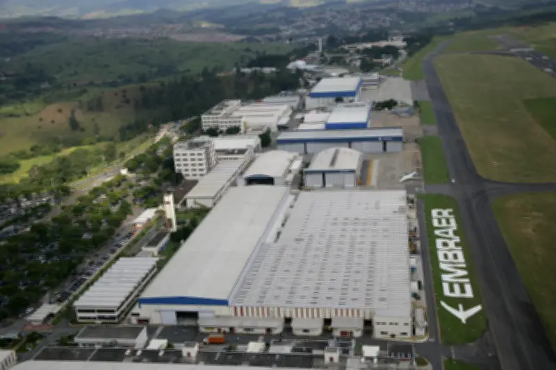 Embraer abre inscrições para programa de engenheiros com bolsa de até R$ 6 mil
