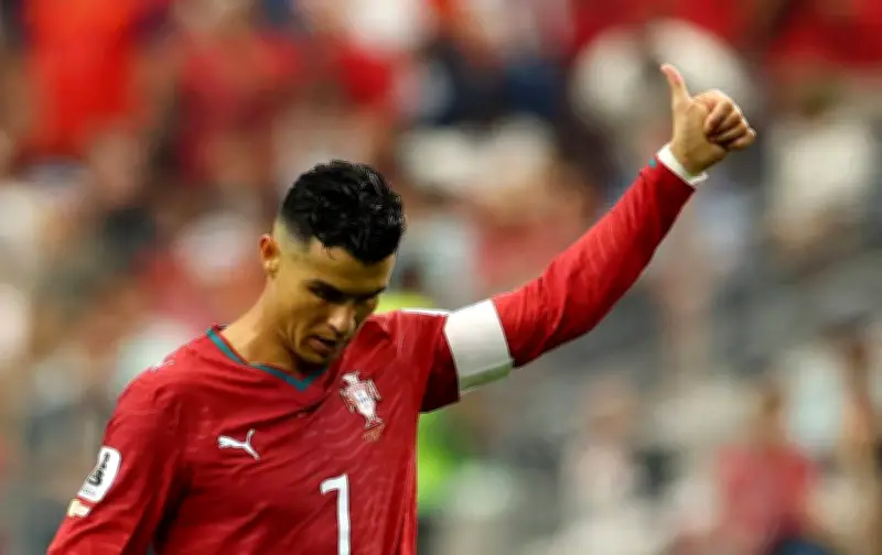 Espanha elimina Portugal nas oitavas da Copa com gol de Merino aos 45 do 2º tempo