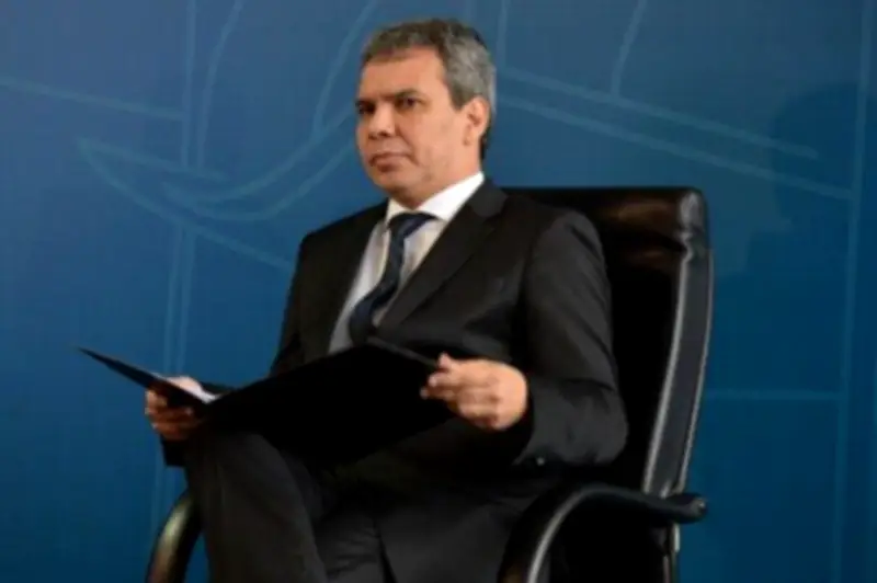 EUA sancionam brasileiros ligados ao PCC; ministro ameniza impacto