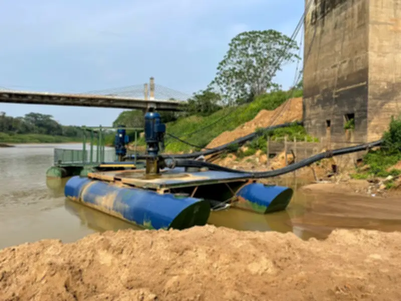Falha em boia do flutuante da ETA I afeta abastecimento de água em Rio Branco