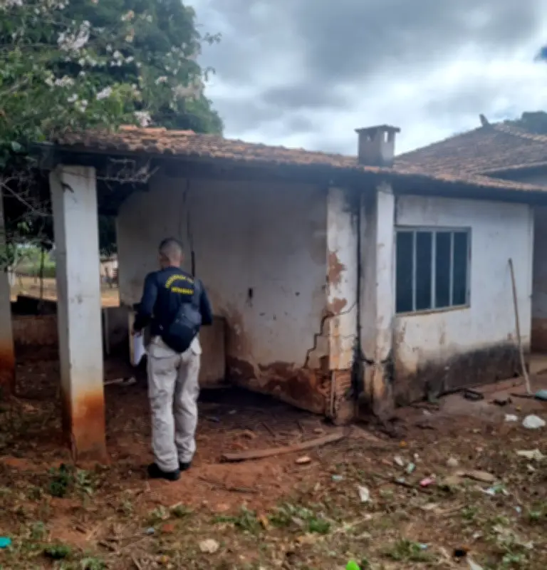 Família resgatada em condições análogas à escravidão em Mirabela