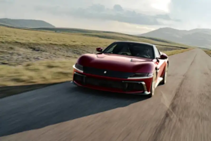 Ferrari lança 12Cilindri Manuale V12 de edição limitada após críticas ao elétrico Luce