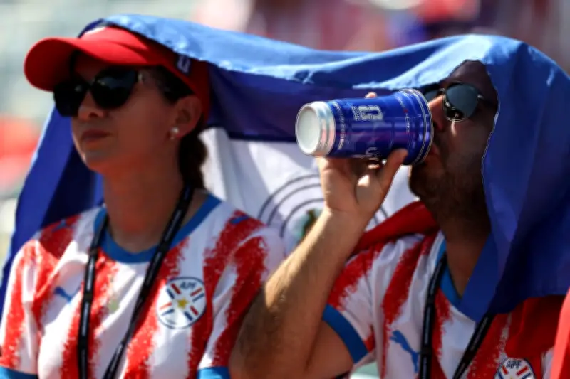 Fifa ignora calor extremo e França vence Paraguai em jogo sofrido na Filadélfia