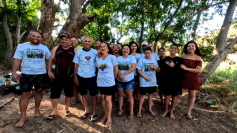 Filhos viajam 2 mil km e surpreendem pai de 77 anos no Piauí