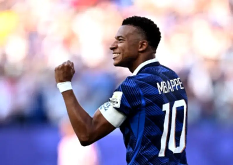 França vence Paraguai com pênalti de Mbappé e vai às quartas