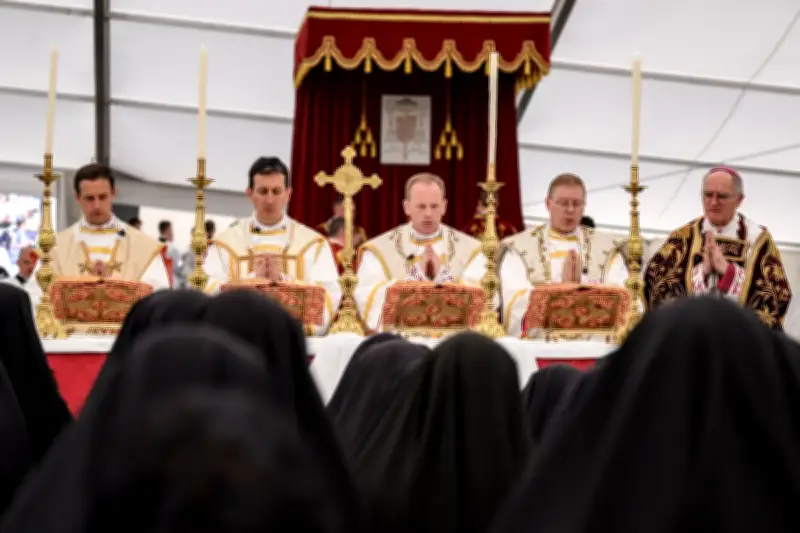 Fraternidade São Pio X ordena bispos e desafia Vaticano
