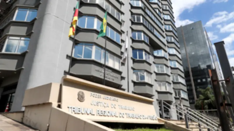 Gari que fazia controle de acesso em Porto Alegre ganha direito a diferença salarial