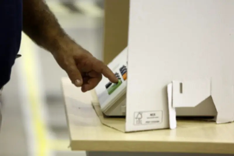 Governo do RJ recua e pede reforço federal para segurança nas eleições
