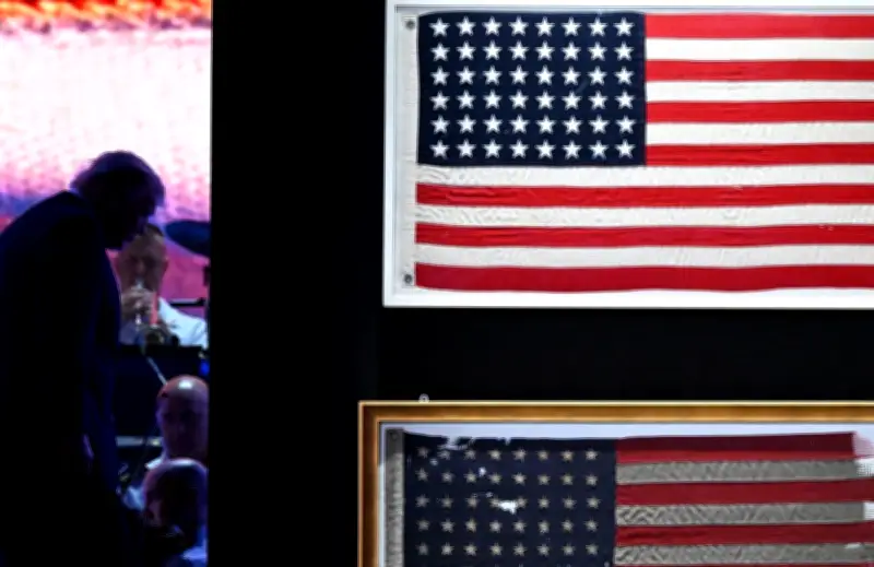 Governo Trump minimiza desfile de supremacistas brancos nos EUA