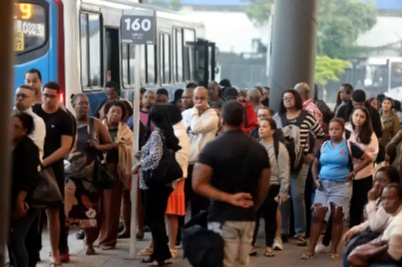 Greve de ônibus no Rio: rodoviários e empresas decidem nesta terça
