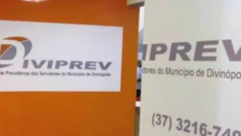 Greve em Divinópolis: servidores da educação fecham 41 escolas