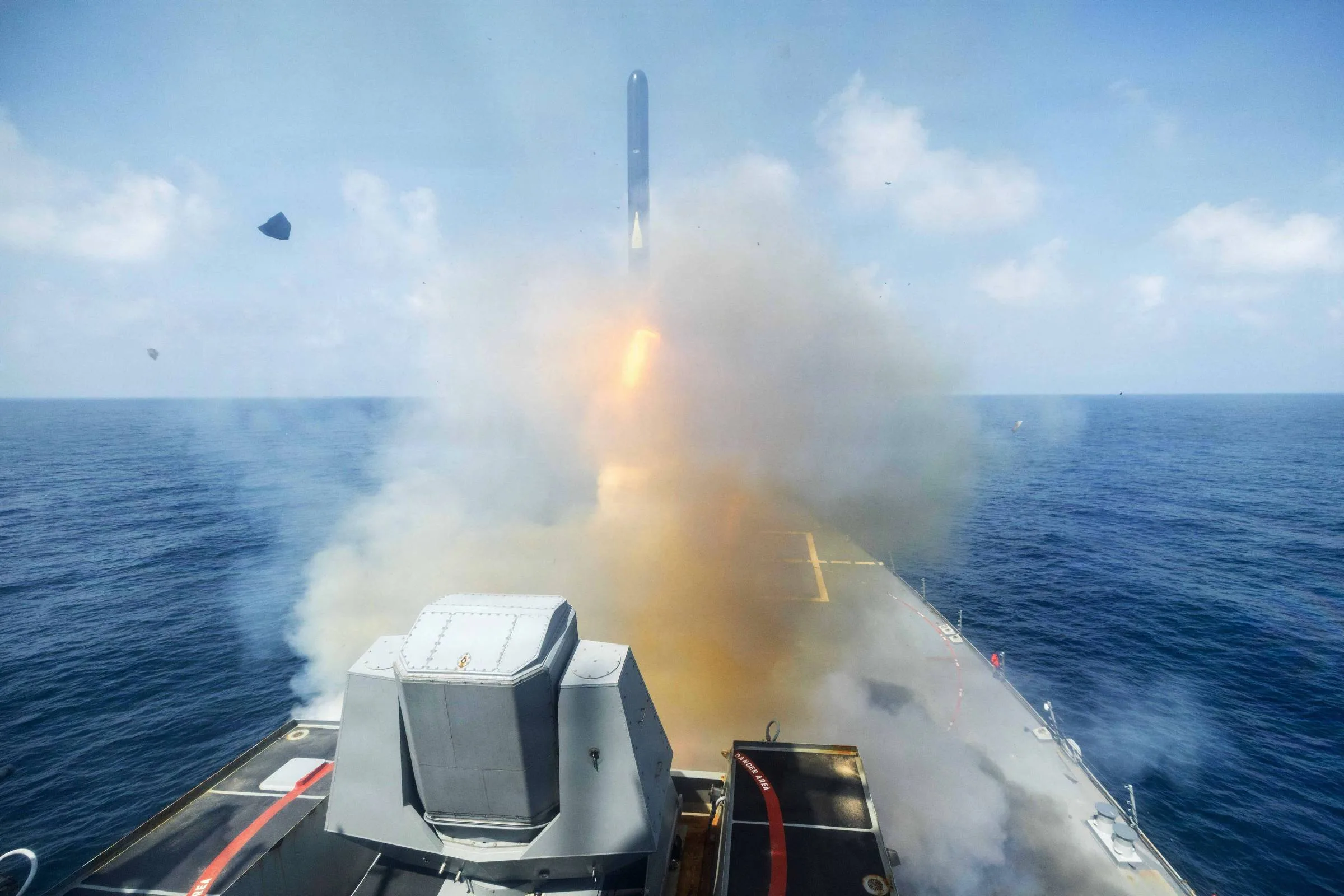 Guerra no Irã enfraquece EUA e fortalece China em cúpula