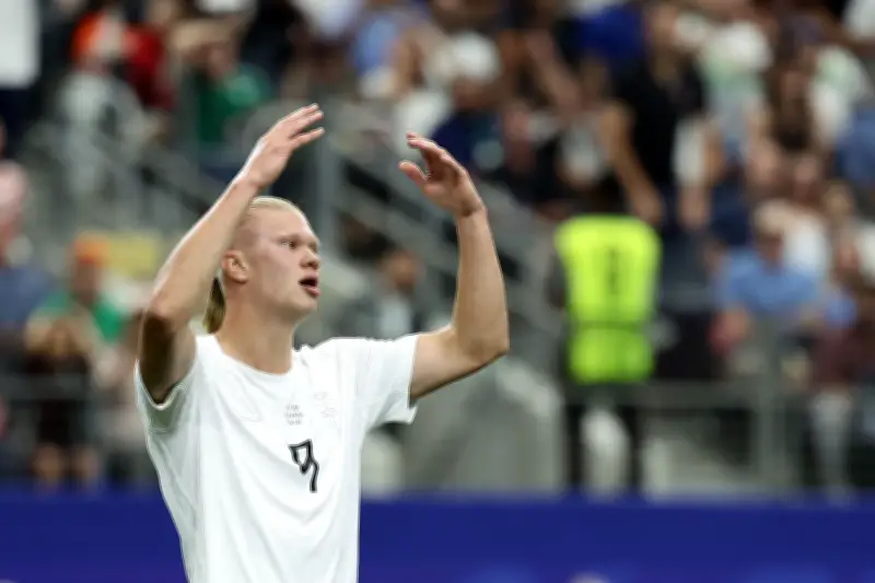 Haaland exausto preocupa Noruega, mas seleção garante recuperação para jogo contra Brasil