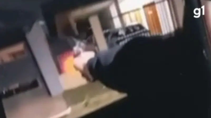 Homem atira 10 vezes contra casa após briga em loja no RS