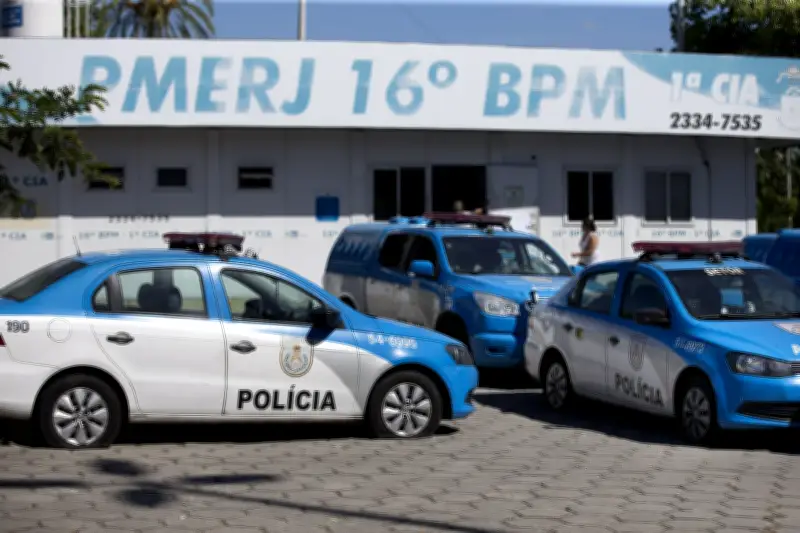 Homem é baleado por PM após briga de trânsito em Brás de Pina