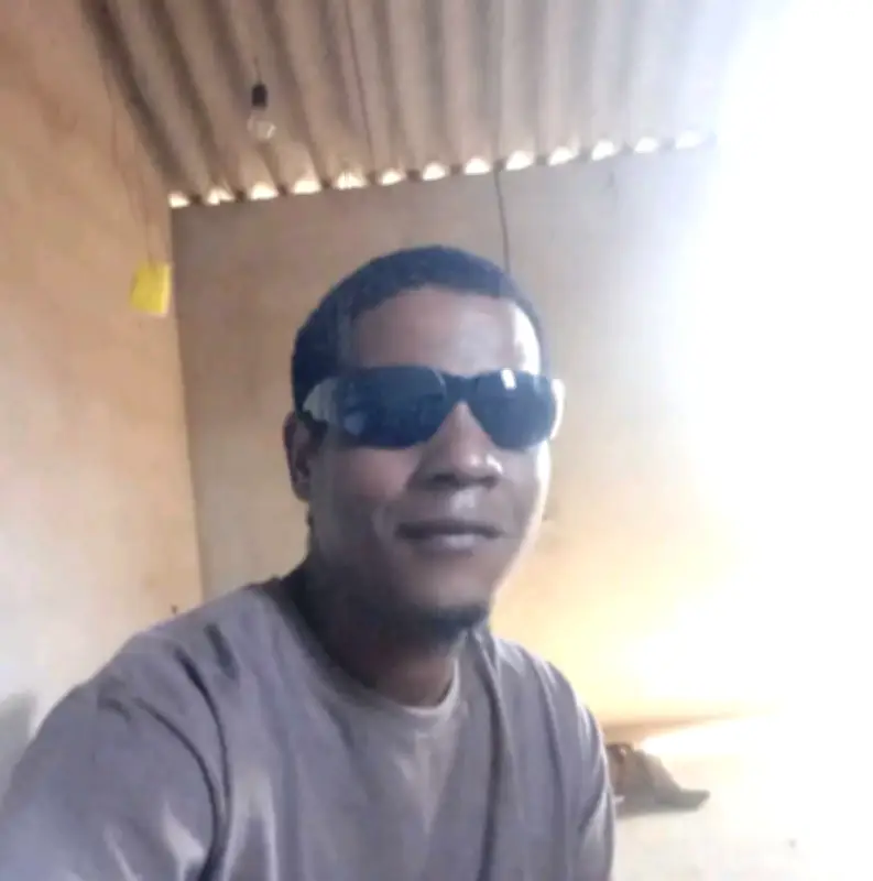 Homem confessa matar outro a facadas dentro de casa em Buritis