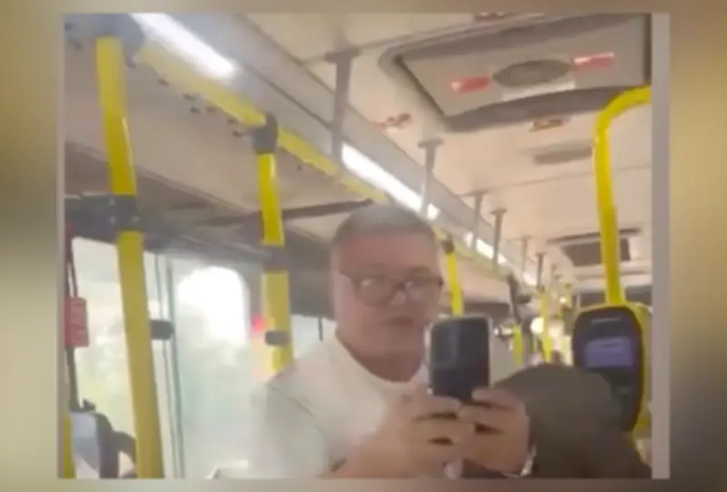 Homem é expulso de ônibus no Rio após ofensas racistas contra motorista