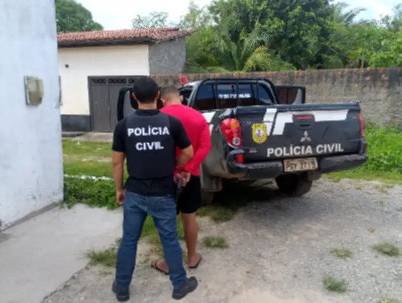 Homem preso por tentar matar ex-marido da companheira em Rosário