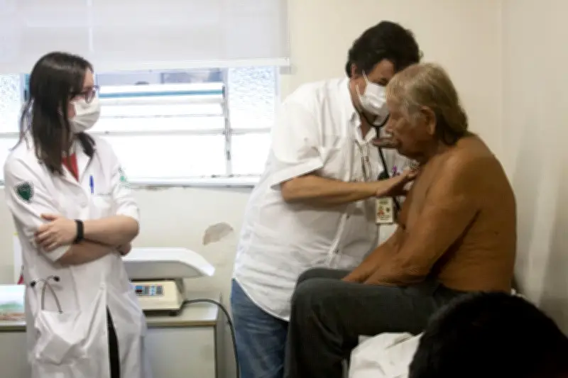 Hospital São Paulo: referência em saúde indígena com Cacique Raoni