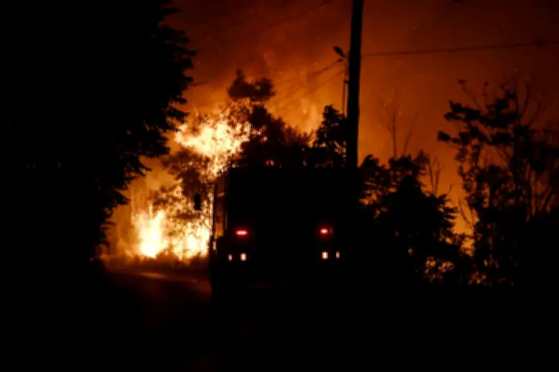 Incêndio fora de controle atinge Tessalônica e ameaça residências na Grécia