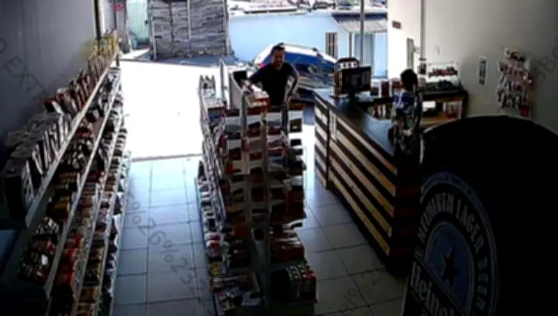 Investigador é exonerado por extorquir comerciante em Suzano