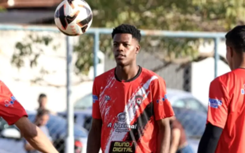 Jogador de futebol amador morre em acidente de moto na GO-070