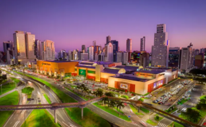 Jogo do Brasil altera horário de shoppings e comércio em Salvador