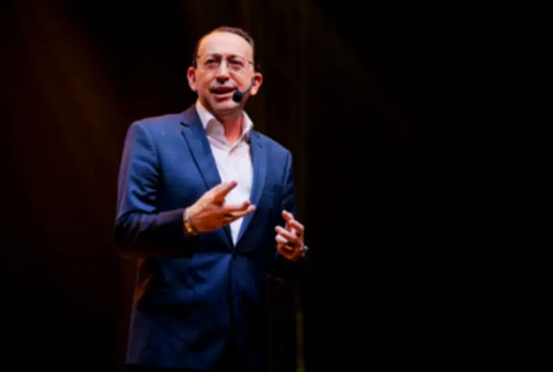 José Roberto Marques transforma prática em método sobre comportamento humano
