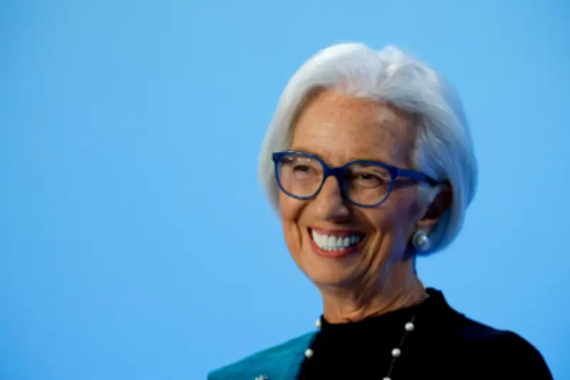 Lagarde admite possível saída do BCE para política francesa