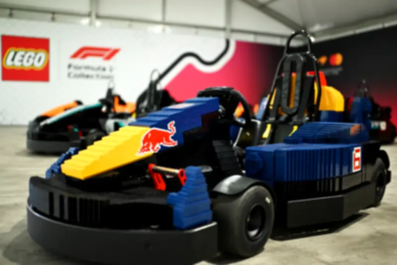 Lego monta 22 karts de F1 para desfile no GP de Silverstone