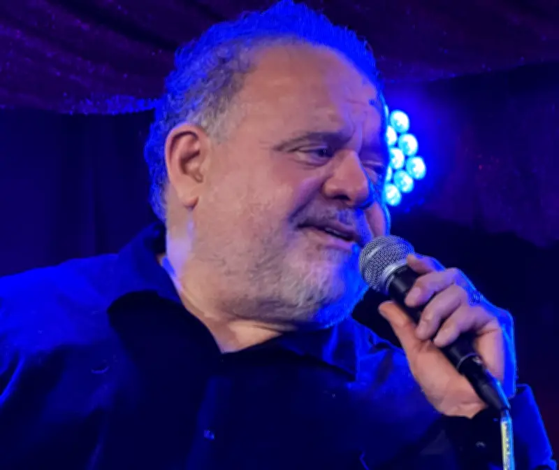 Leo Jaime revive balada 'A vida não presta' e a trajetória de injustiças musicais