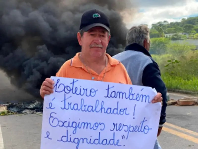 Loteiros protestam em Caruaru contra fiscalização de alvará