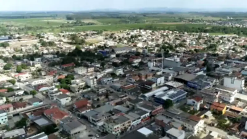Mãe confessa que queimou mãos do filho com colher quente em castigo no ES