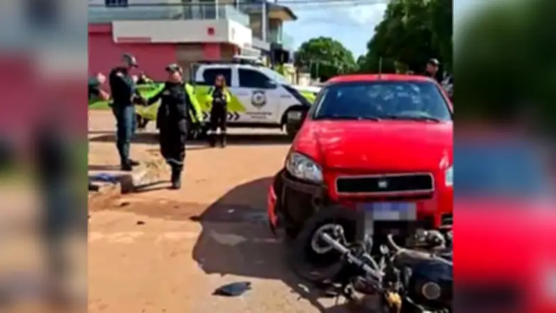 Motociclista fica ferido ao fugir de barreira policial e bater de frente com carro em Santarém