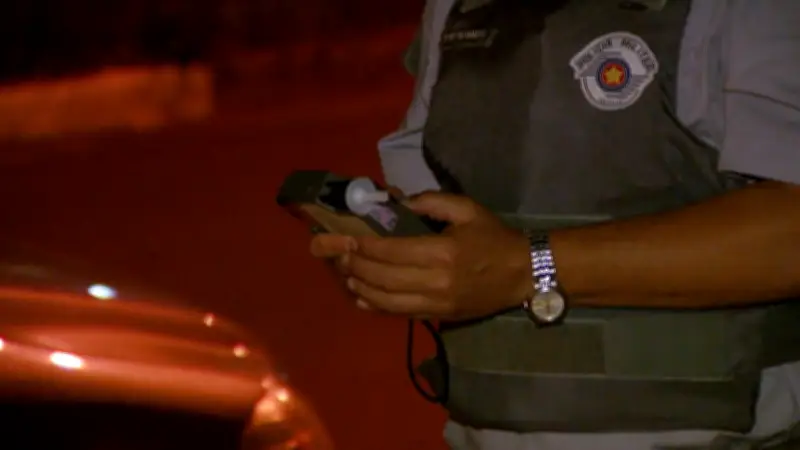 Motorista embriagado é preso após avançar sinal e dirigir na contramão em Dracena