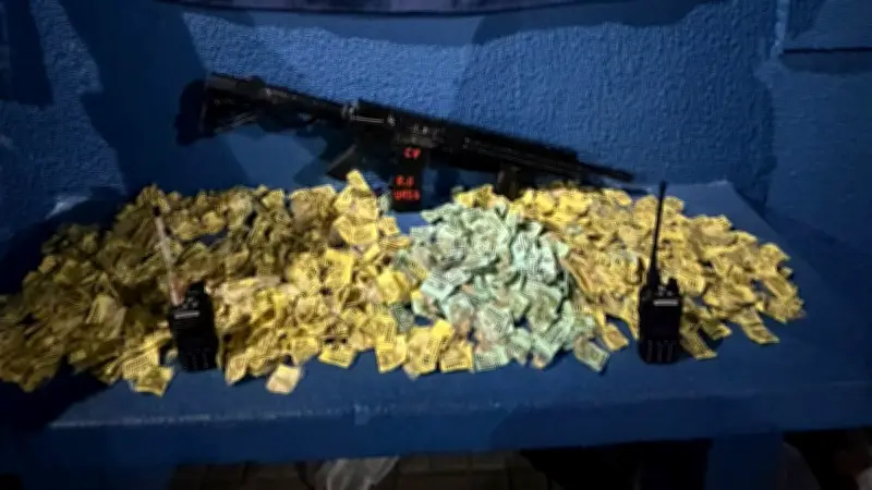 Operação no Morro do Urubu deixa três baleados e apreende fuzil