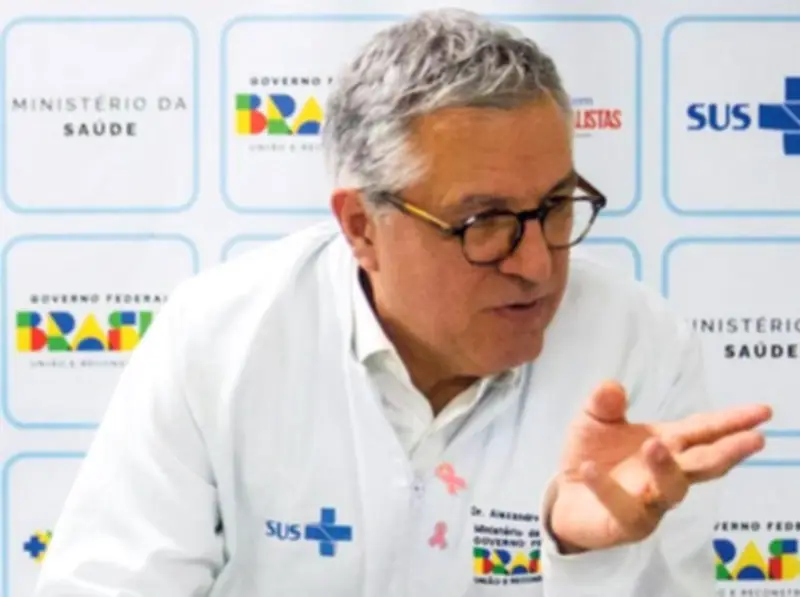 Padilha diz que não há prazo para retorno de vacina da dengue do Butantan