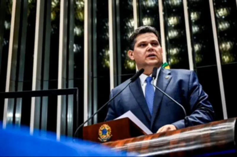 PEC do fim da escala 6×1 começa a ser discutida no Senado