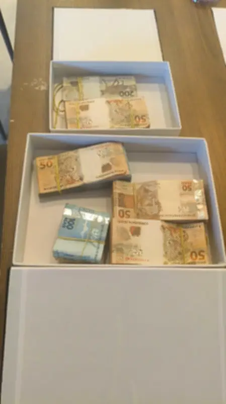 PF apreende dinheiro em livro falso em operação contra desvio de verbas